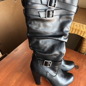 !!SOLD!! KNEE HIGH WIDE CALF BOOTS SIZE 7